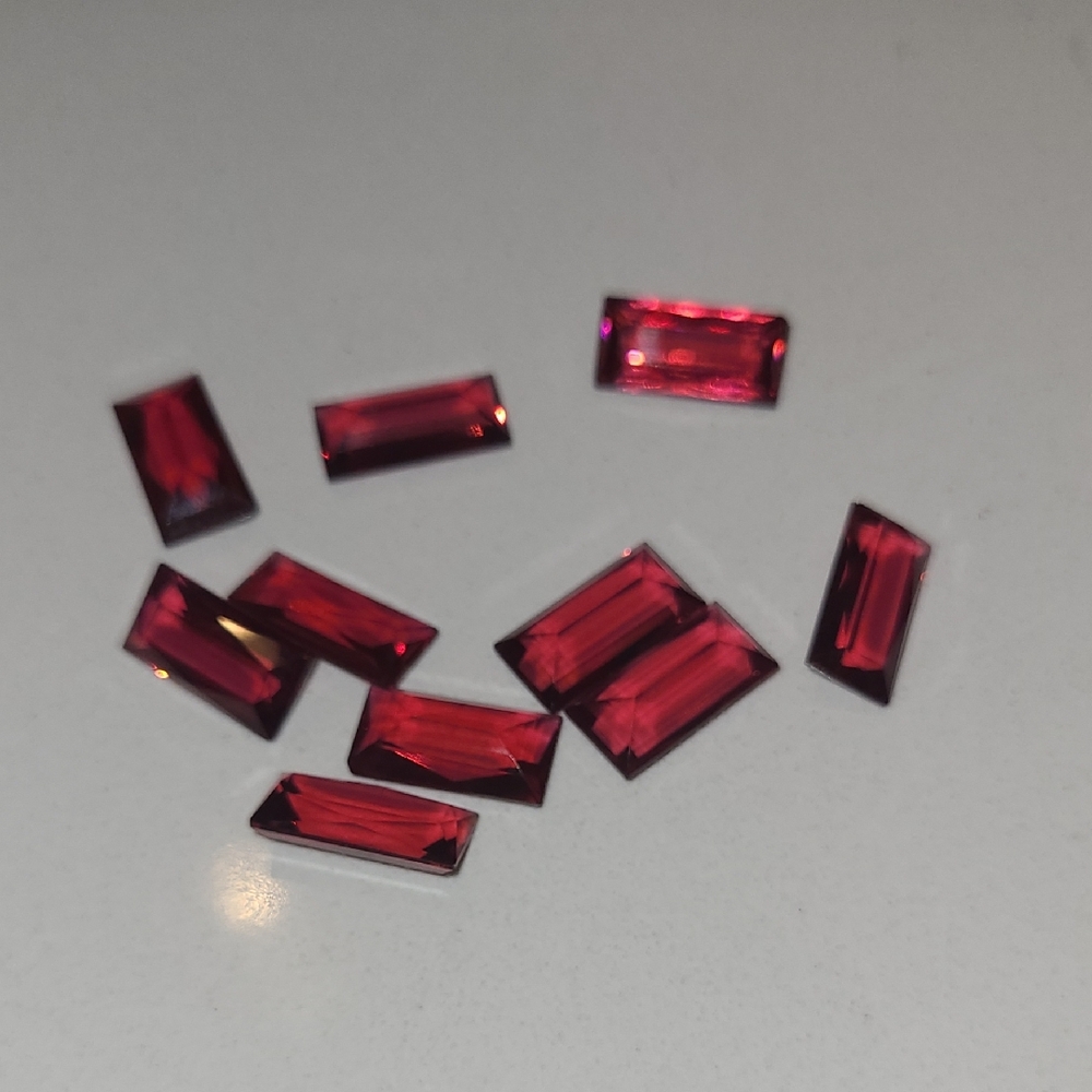 SYN Ruby - Cushion - 16x8